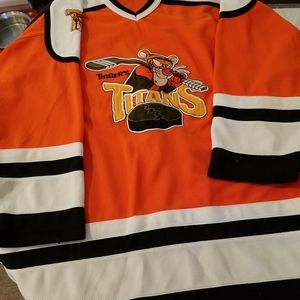 Disneyland Resort XL Tigger Jersey